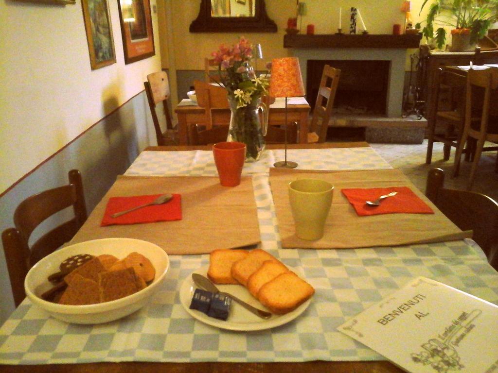 Il Cortiletto Dei Capperi Bed & Breakfast Gassino Torinese Екстериор снимка